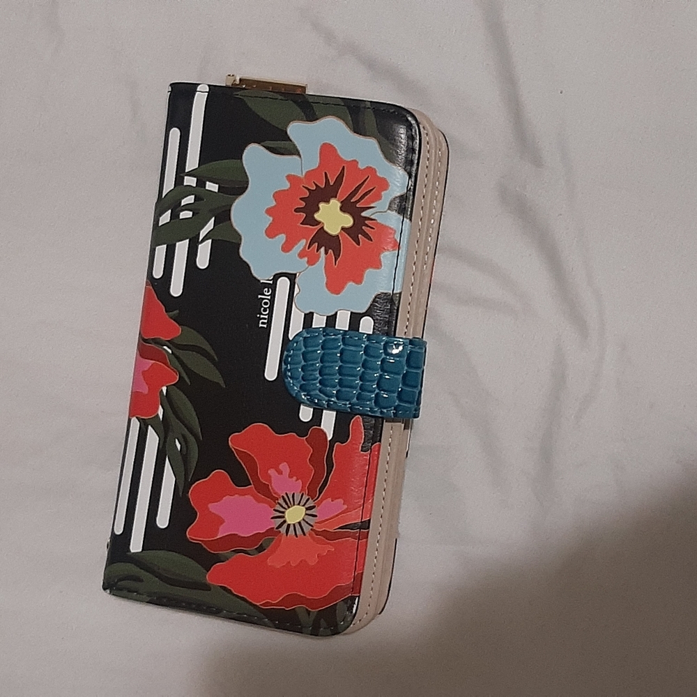 Wallets - Picture 2 of 4
